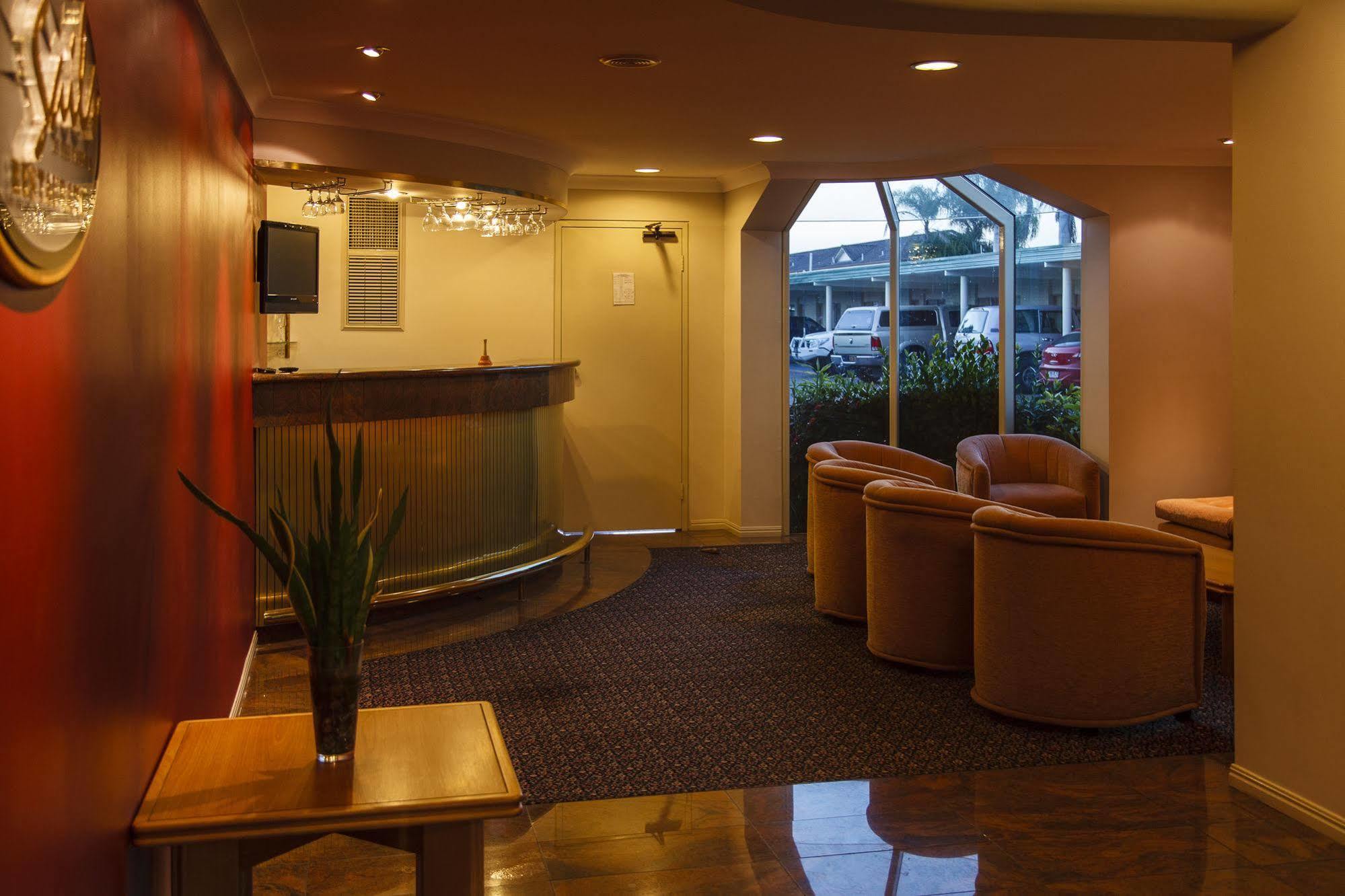 Mcnevins Maryborough Motel Eksteriør bilde